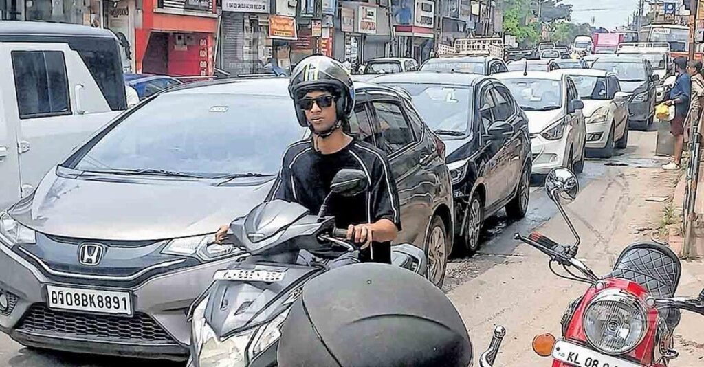 Kalady Mattur Traffic Block