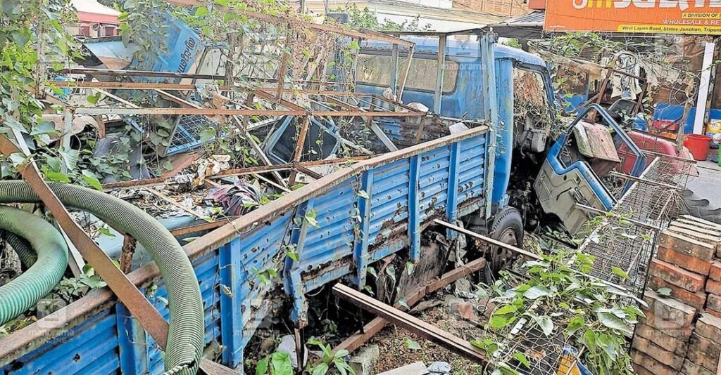 Thrippunithura Abandoned Vehicles Issue