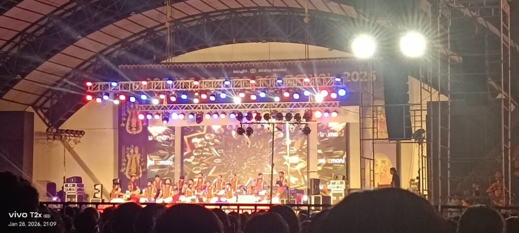Ernakulam Shiva Temple Festival Crowd