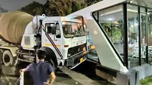 Kalamassery HMT Bus Waiting Shelter Accident